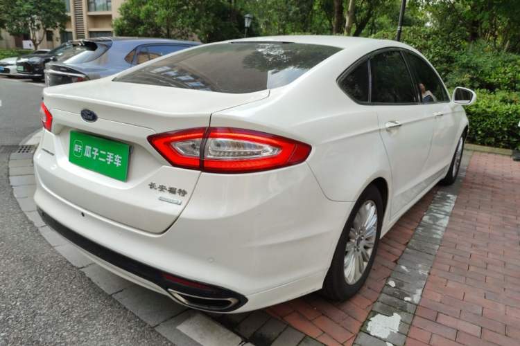 Used Ford Mondeo 2013 2.0L GTDi 200 Fashion Edition Rear Right 45 Deg