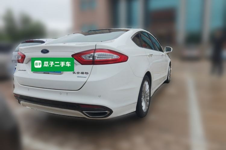 Used Ford Mondeo 2013 2.0L GTDi 200 Luxury Model Rear Right 45 Deg