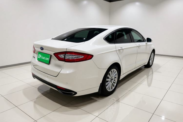 Used Ford Mondeo 2013 2.0L GTDi 200 Luxury Model Rear Right 45 Deg