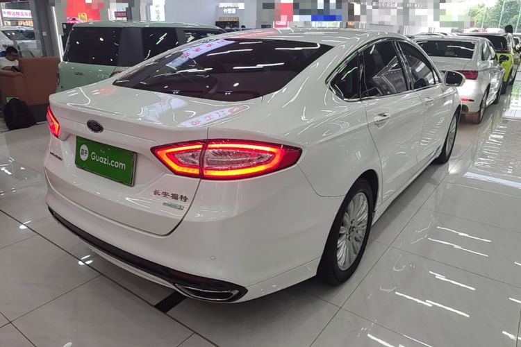 Used Ford Mondeo 2013 2.0L GTDi 200 Luxury Model Rear Right 45 Deg