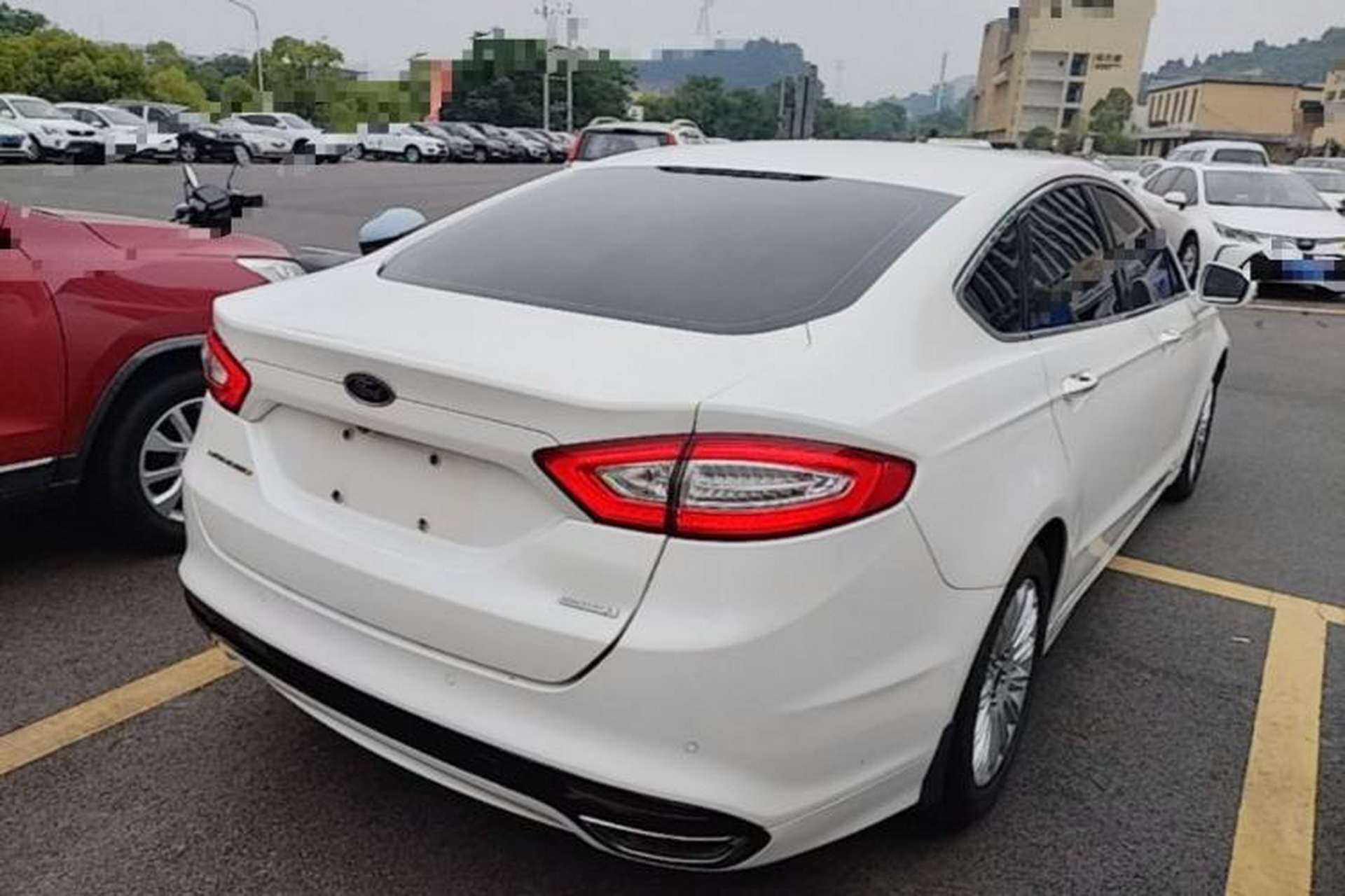 Used Ford Mondeo 2013 2.0L GTDi 200 Luxury Model Rear Right 45 Deg