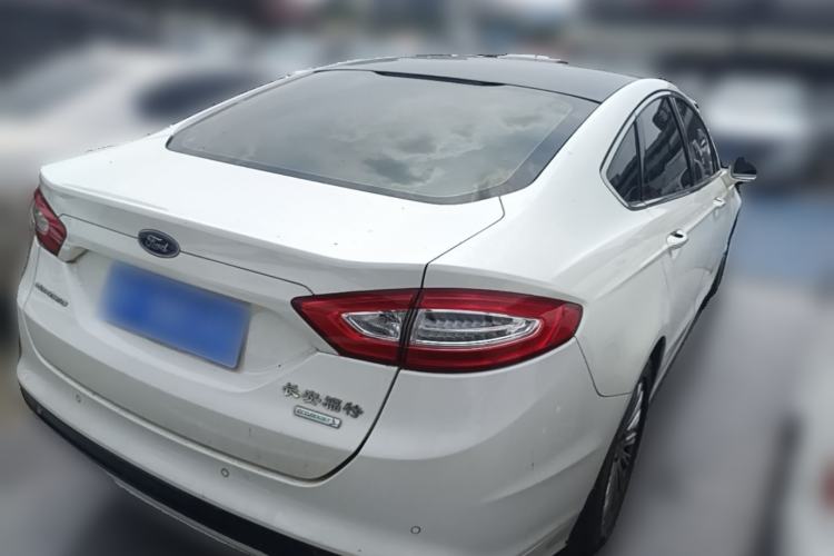 Used Ford Mondeo 2013 2.0L GTDi 200 Luxury Model Rear Right 45 Deg