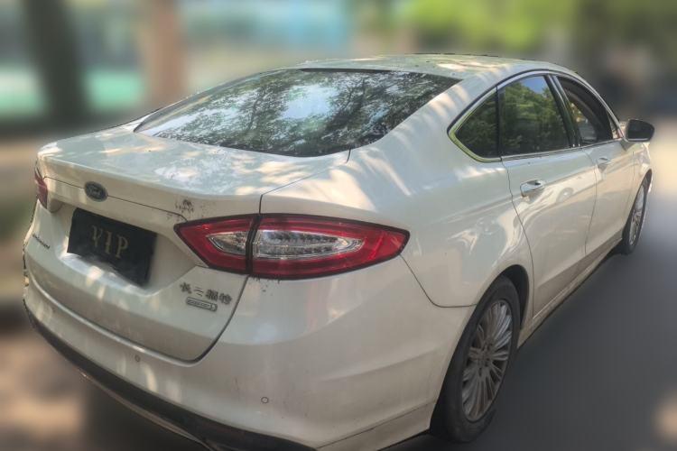 Used Ford Mondeo 2013 2.0L GTDi 200 Luxury Model Rear Right 45 Deg