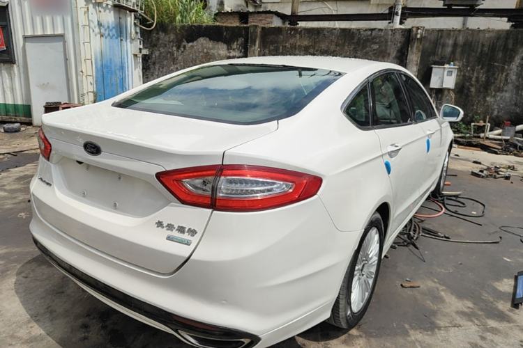 Used Ford Mondeo 2013 2.0L GTDi 200 Fashion Edition Rear Right 45 Deg