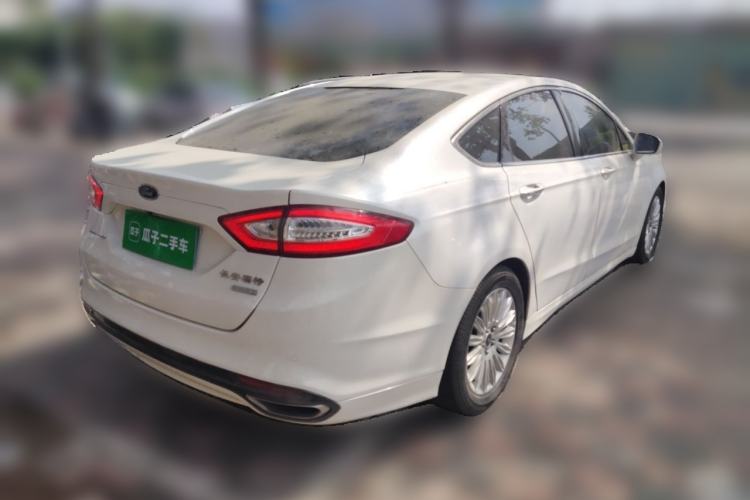 Used Ford Mondeo 2013 2.0L GTDi 200 Luxury Model Rear Right 45 Deg