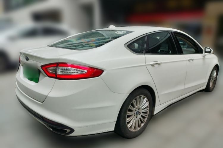 Used Ford Mondeo 2013 2.0L GTDi 200 Luxury Model Rear Right 45 Deg