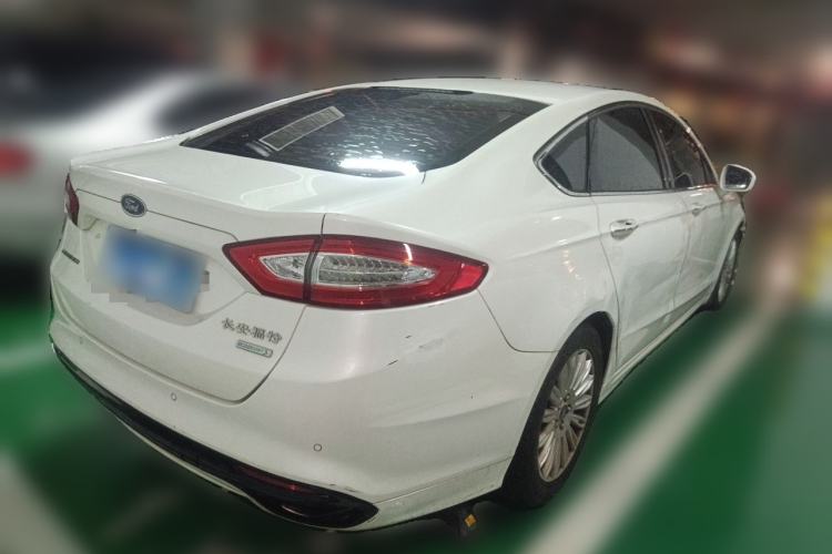 Used Ford Mondeo 2013 2.0L GTDi 200 Luxury Model Rear Right 45 Deg