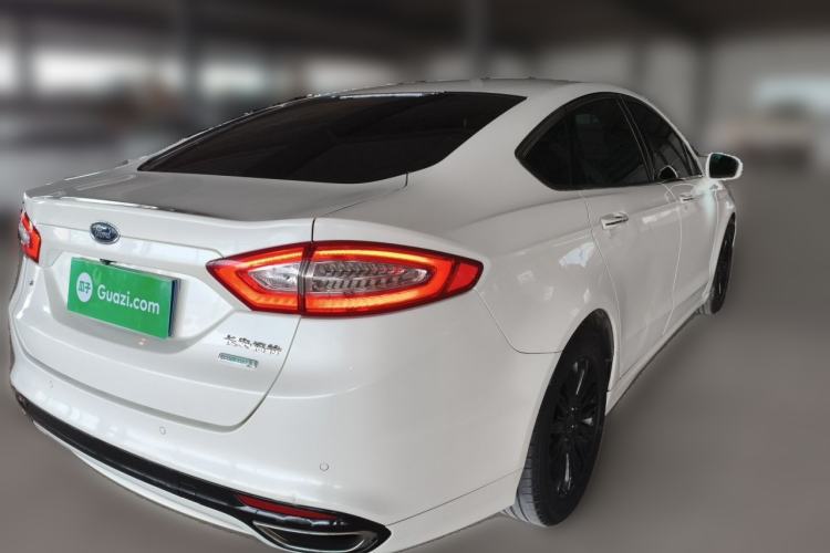 Used Ford Mondeo 2013 2.0L GTDi 200 Luxury Model Rear Right 45 Deg