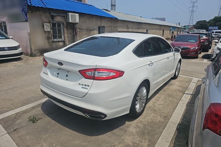 Used Ford Mondeo 2013 2.0L GTDi 200 Luxury Model Rear Right 45 Deg