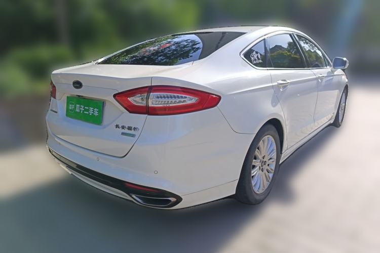 Used Ford Mondeo 2013 2.0L GTDi 200 Luxury Model Rear Right 45 Deg
