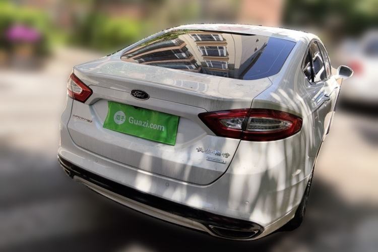 Used Ford Mondeo 2013 2.0L GTDi 200 Luxury Model Rear Right 45 Deg