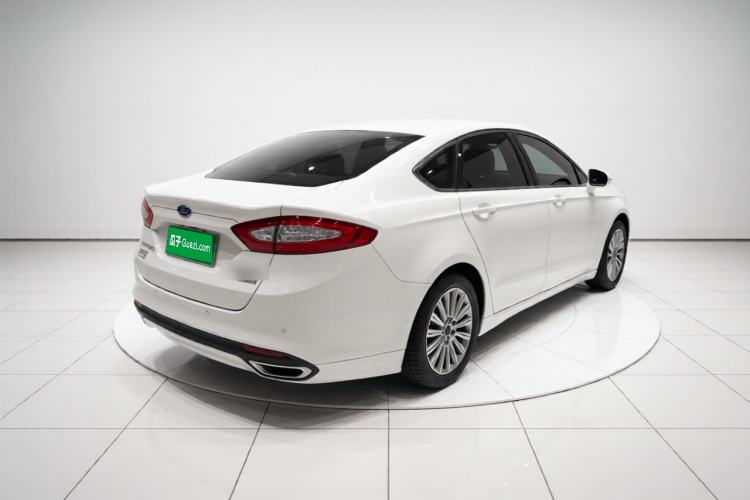 Used Ford Mondeo 2013 2.0L GTDi 200 Luxury Model Rear Right 45 Deg