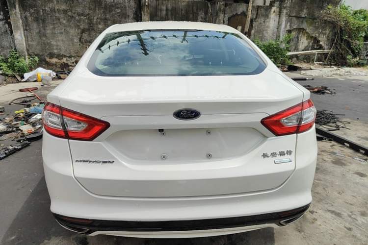 Used Ford Mondeo 2013 2.0L GTDi 200 Fashion Edition Rear