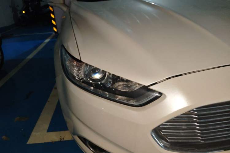 Used Ford Mondeo 2013 2.0L GTDi 200 Luxury Model Right Front Headlight