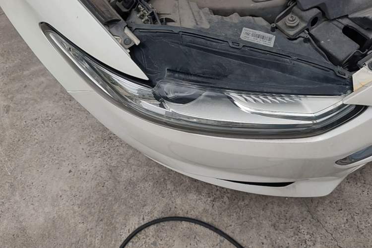 Used Ford Mondeo 2013 2.0L GTDi 200 Luxury Model Right Front Headlight