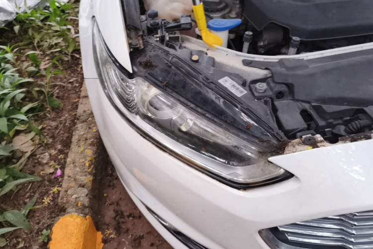 Used Ford Mondeo 2013 2.0L GTDi 200 Fashion Edition Right Front Headlight