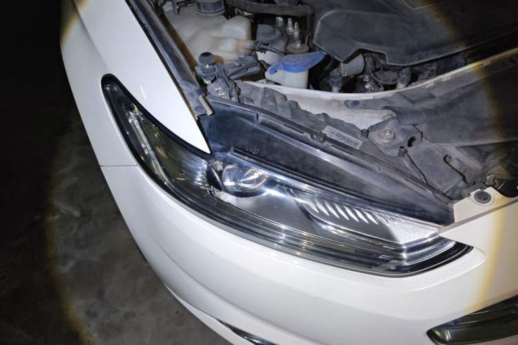 Used Ford Mondeo 2013 2.0L GTDi 200 Luxury Model Right Front Headlight
