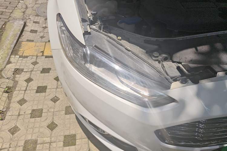 Used Ford Mondeo 2013 2.0L GTDi 200 Fashion Edition Right Front Headlight