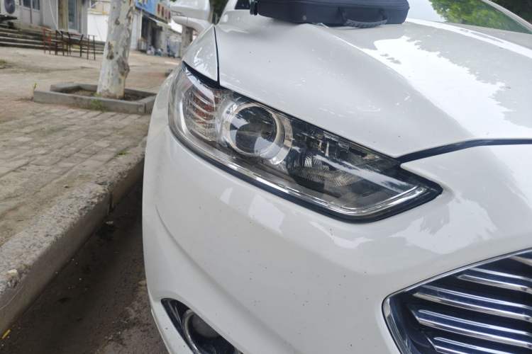 Used Ford Mondeo 2013 2.0L GTDi 200 Fashion Edition Right Front Headlight