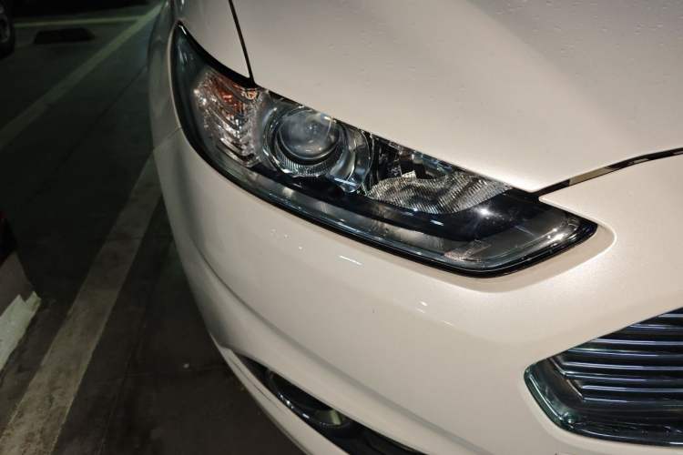 Used Ford Mondeo 2013 1.5L GTDi180 Fashion Edition Right Front Headlight