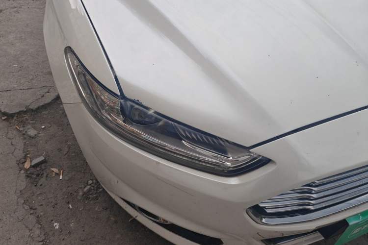 Used Ford Mondeo 2013 2.0L GTDi240 Luxury Sport Model Right Front Headlight