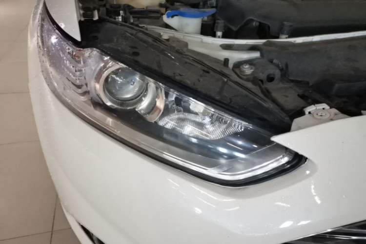Used Ford Mondeo 2013 2.0L GTDi 200 Fashion Edition Right Front Headlight