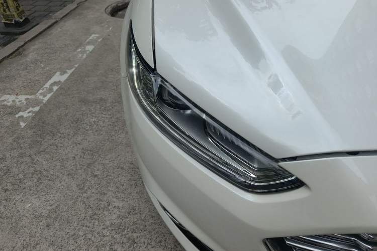 Used Ford Mondeo 2013 2.0L GTDi240 Luxury Sport Model Right Front Headlight