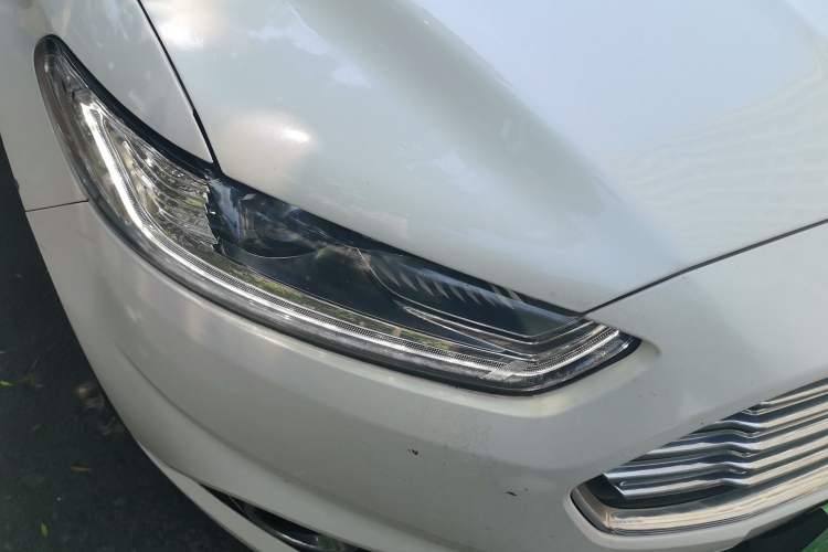 Used Ford Mondeo 2013 2.0L GTDi 200 Luxury Model Right Front Headlight