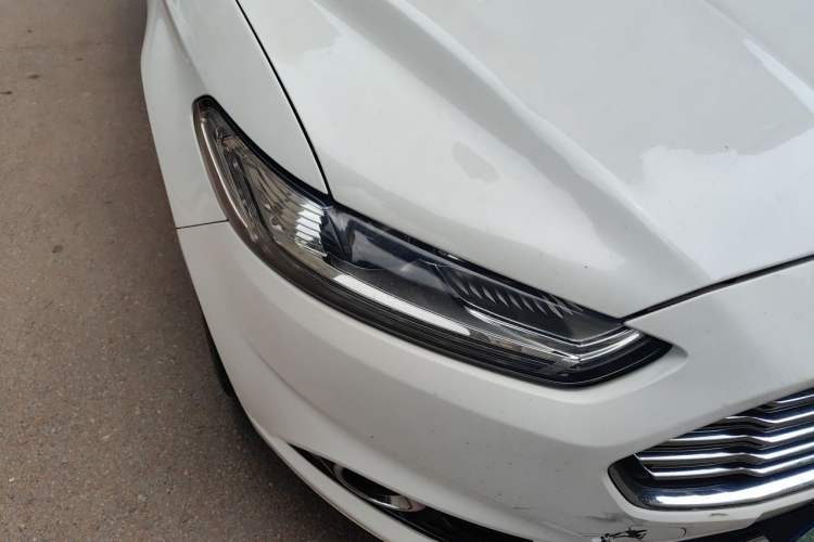 Used Ford Mondeo 2013 2.0L GTDi 200 Luxury Model Right Front Headlight