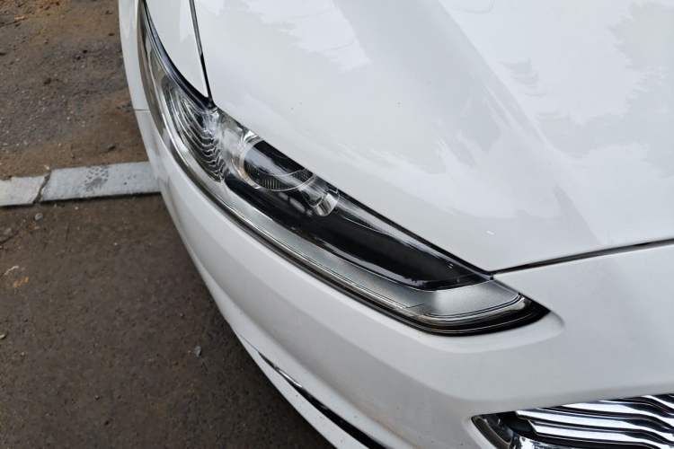 Used Ford Mondeo 2013 2.0L GTDi 200 Fashion Edition Right Front Headlight