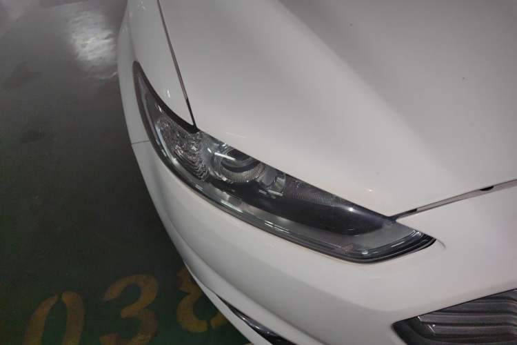 Used Ford Mondeo 2013 2.0L GTDi 200 Fashion Edition Right Front Headlight