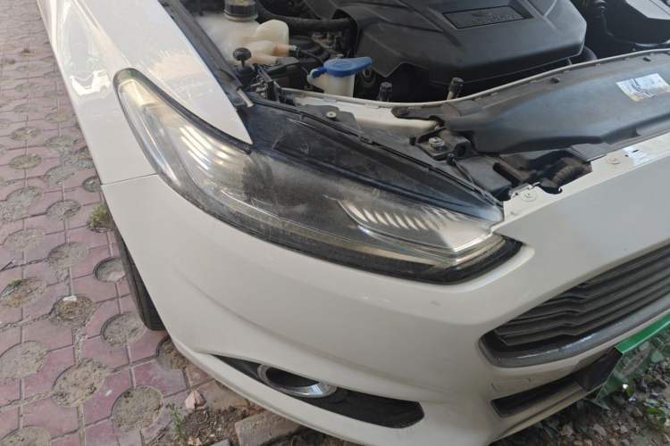 Used Ford Mondeo 2013 2.0L GTDi 200 Luxury Model Right Front Headlight