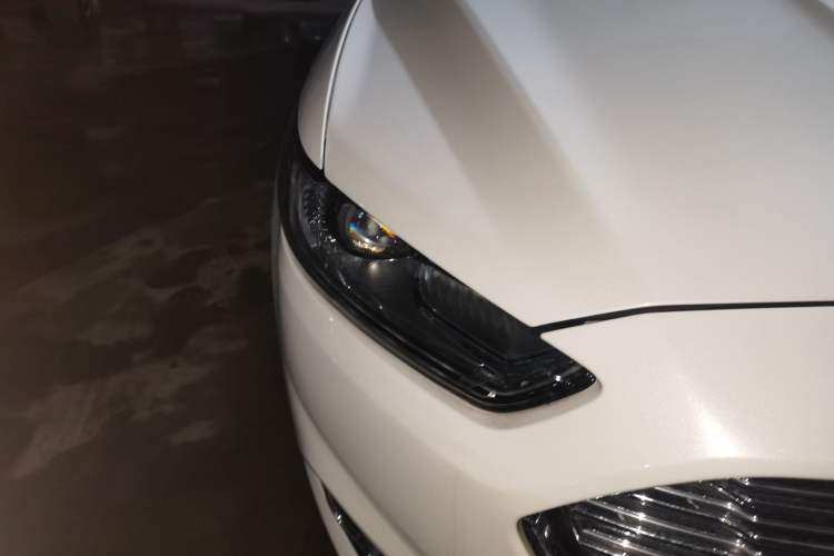 Used Ford Mondeo 2013 2.0L GTDi 200 Luxury Model Right Front Headlight