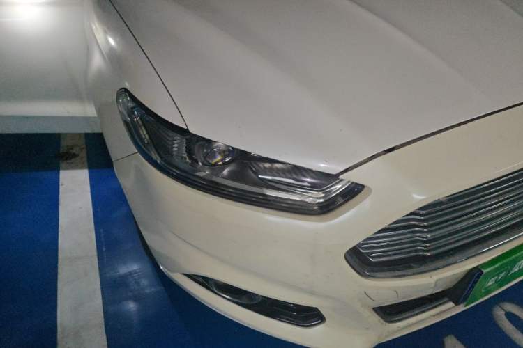 Used Ford Mondeo 2013 2.0L GTDi 200 Luxury Model Right Front Headlight