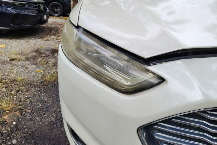 Used Ford Mondeo 2013 2.0L GTDi 200 Luxury Model Right Front Headlight
