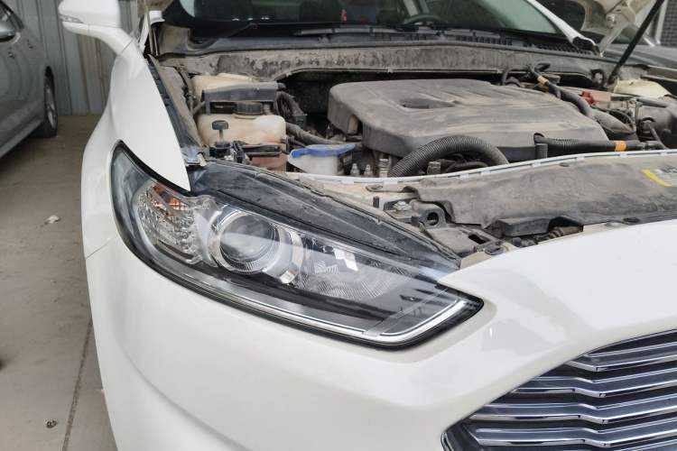 Used Ford Mondeo 2013 1.5L GTDi180 Fashion Edition Right Front Headlight