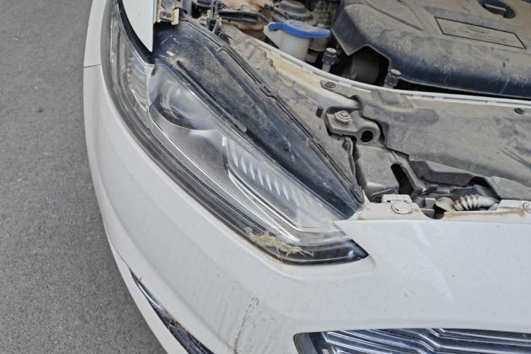 Used Ford Mondeo 2013 2.0L GTDi 200 Luxury Model Right Front Headlight
