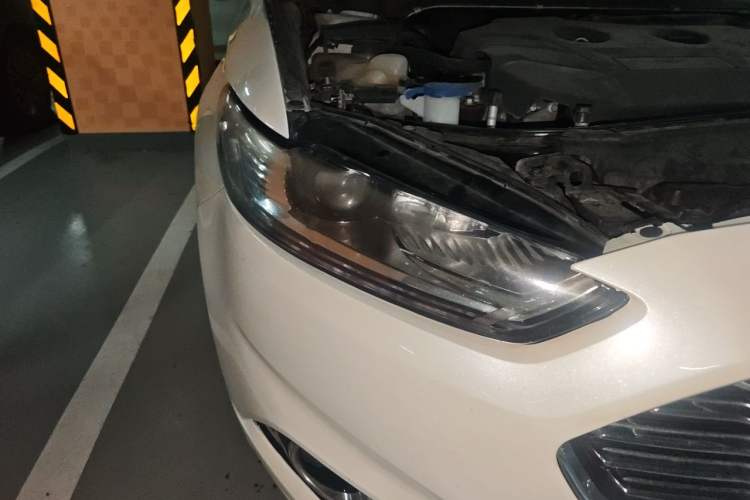 Used Ford Mondeo 2013 2.0L GTDi 200 Fashion Edition Right Front Headlight