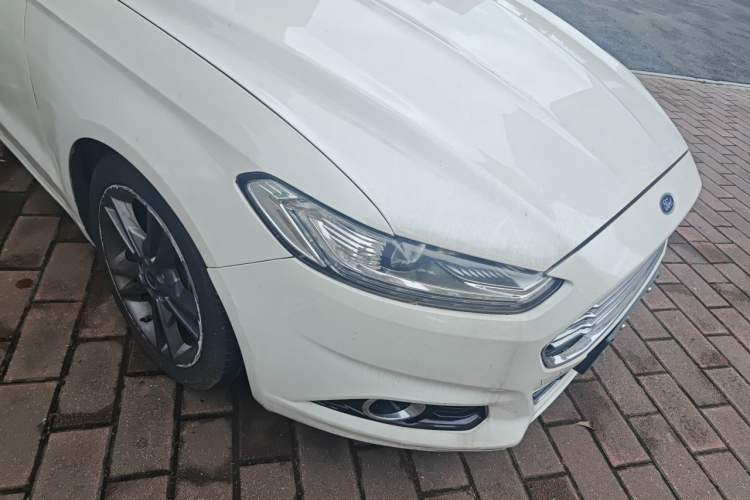 Used Ford Mondeo 2013 2.0L GTDi240 Ultimate Edition Right Front Headlight