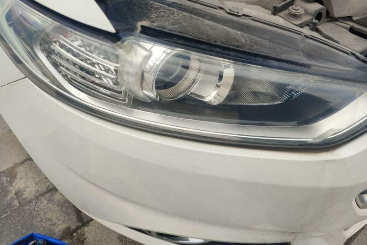 Used Ford Mondeo 2013 2.0L GTDi 200 Fashion Edition Right Front Headlight