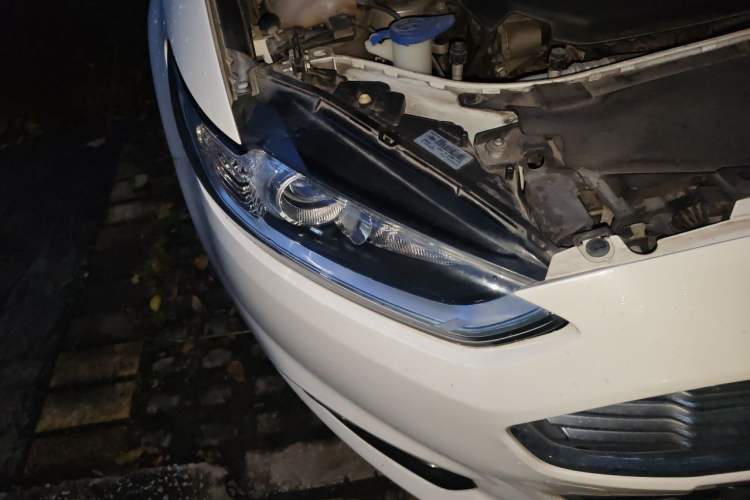 Used Ford Mondeo 2013 2.0L GTDi 200 Fashion Edition Right Front Headlight