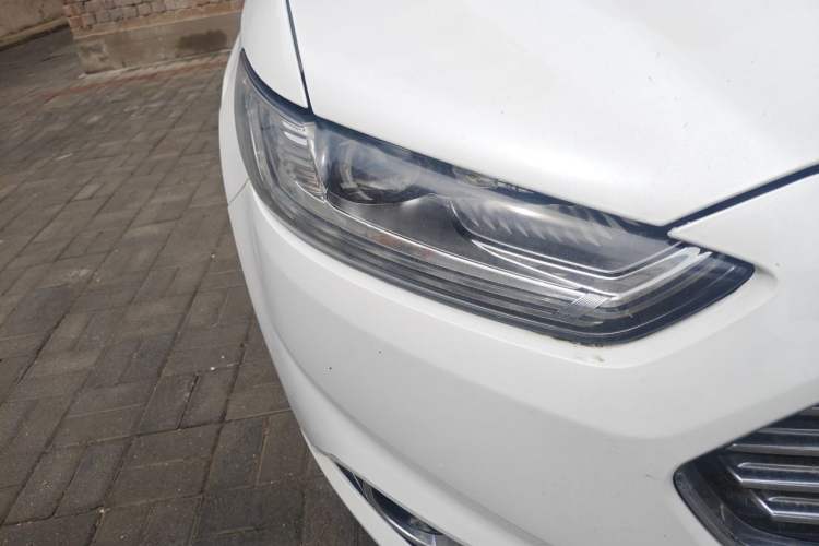 Used Ford Mondeo 2013 2.0L GTDi 200 Luxury Model Right Front Headlight