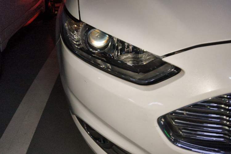 Used Ford Mondeo 2013 1.5L GTDi180 Fashion Edition Right Front Headlight