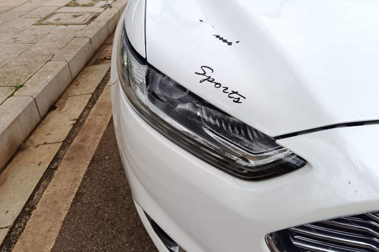 Used Ford Mondeo 2013 2.0L GTDi 200 Luxury Model Right Front Headlight