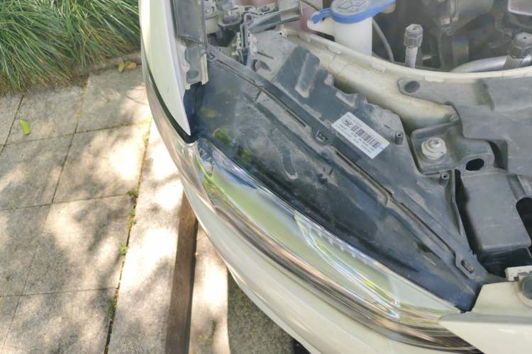 Used Ford Mondeo 2013 2.0L GTDi 200 Luxury Model Right Front Headlight