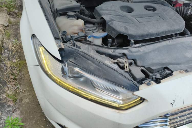 Used Ford Mondeo 2013 2.0L GTDi 200 Luxury Model Right Front Headlight
