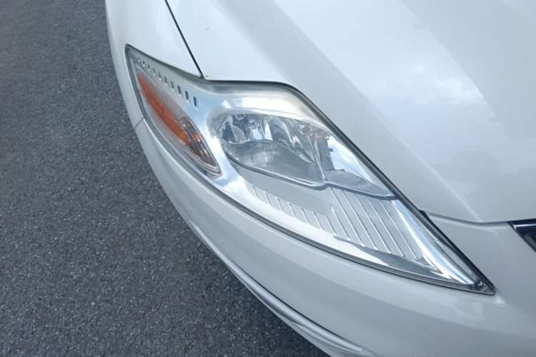 Used Ford Mondeo 2013 2.3L Fashion Edition Right Front Headlight
