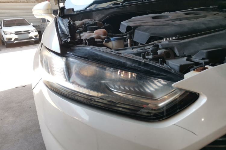 Used Ford Mondeo 2013 2.0L GTDi 200 Luxury Model Right Front Headlight