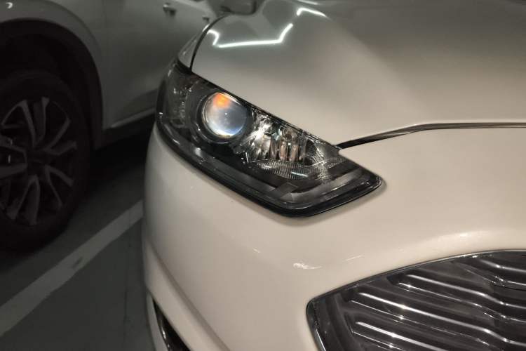Used Ford Mondeo 2013 2.0L GTDi 200 Fashion Edition Right Front Headlight