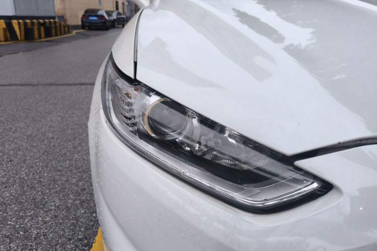 Used Ford Mondeo 2013 2.0L GTDi 200 Fashion Edition Right Front Headlight